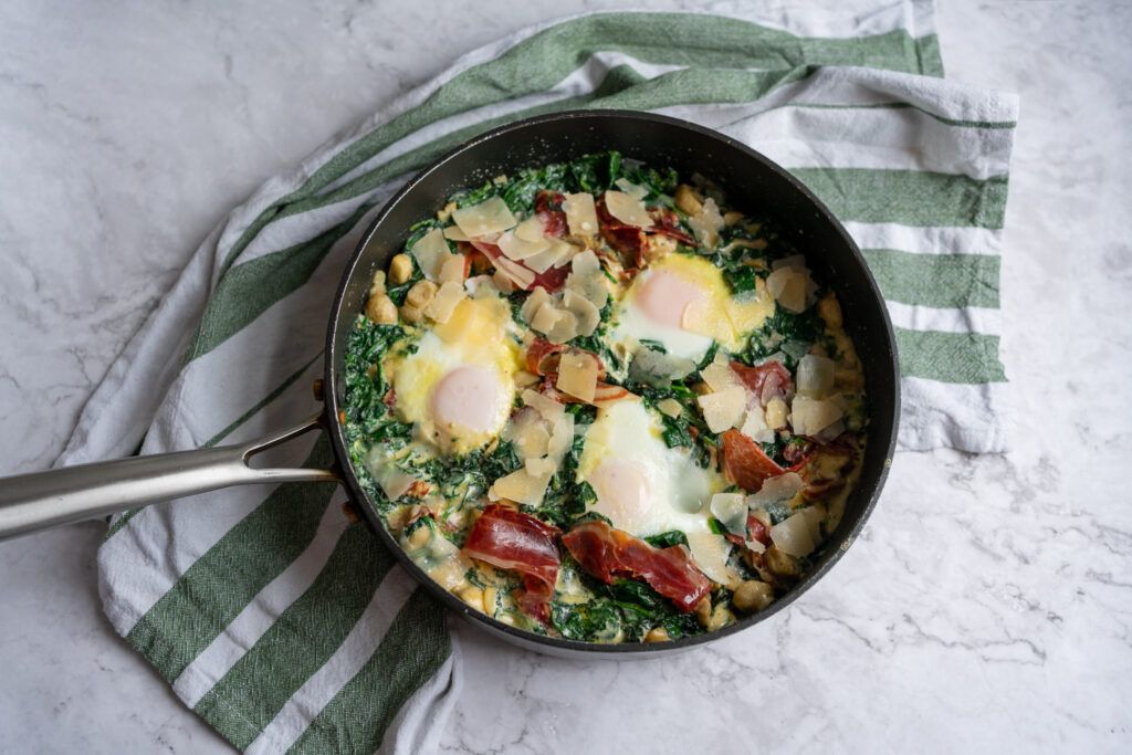Scrambled Eggs with Spinach, Ham, Mushrooms, and Egg